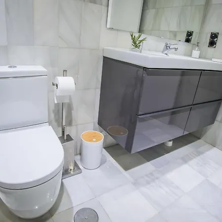 Qh Centro Rejas Апартаменты