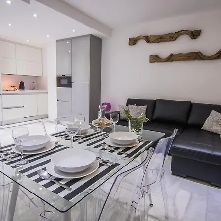 Apartment Qh Centro Rejas *