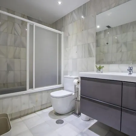 Qh Centro Rejas Гранада